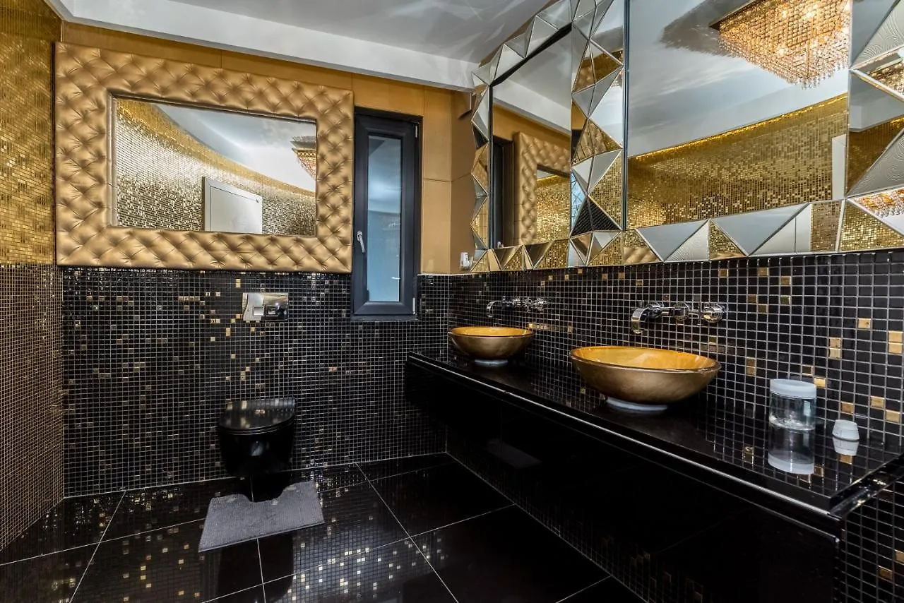 Villa Oasis Of Green Streamside Relaxation Budapest Ungern